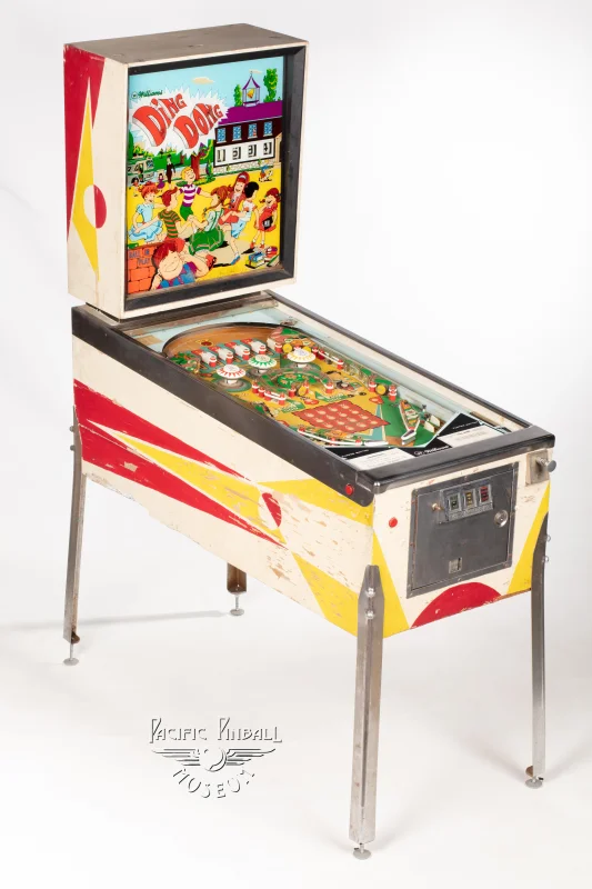 ding-dong-152-34.jpg pinball machine - Preview image showing playfield artwork and design details