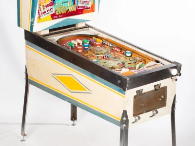 fashion-show-370-34.jpg pinball machine artwork