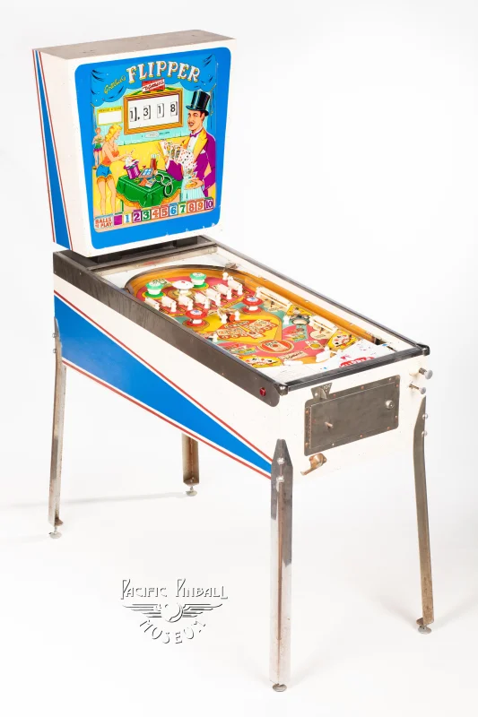 flipper-423-34.jpg pinball machine - Preview image showing playfield artwork and design details