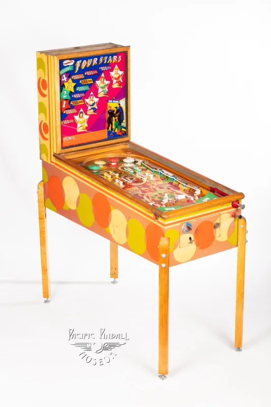 four-stars-259-34.jpg pinball machine - Preview image showing playfield artwork and design details