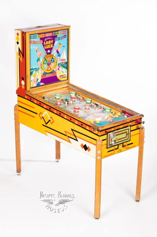 lady-luck-317-34.jpg pinball machine - Preview image showing playfield artwork and design details