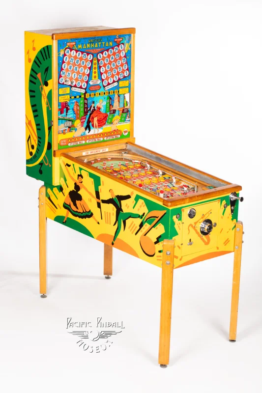 manhattan-642-34.jpg pinball machine - Preview image showing playfield artwork and design details