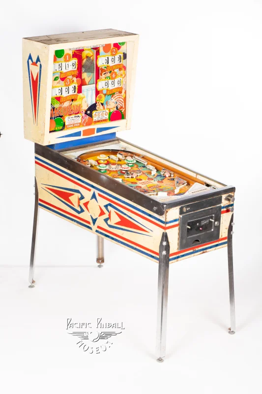 masquerade-426-34.jpg pinball machine - Preview image showing playfield artwork and design details