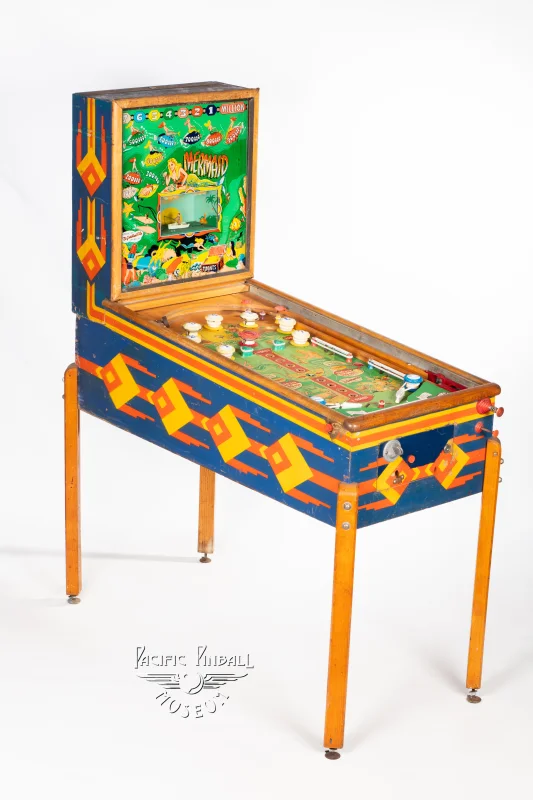 mermaid-227-34.jpg pinball machine - Preview image showing playfield artwork and design details