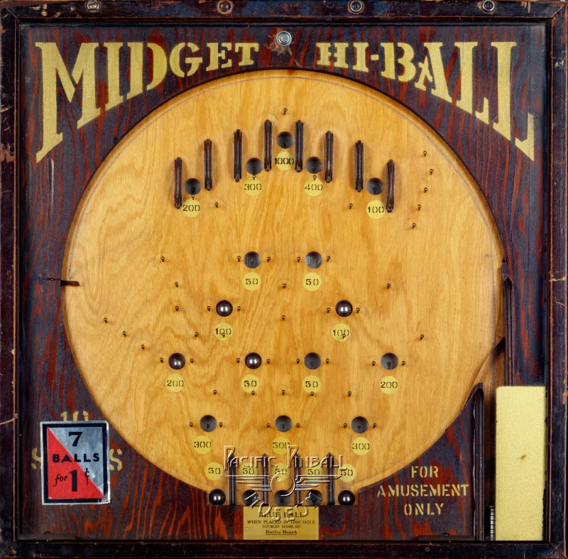 midget-hi-ball-3130-pf.jpg pinball machine - Preview image showing playfield artwork and design details