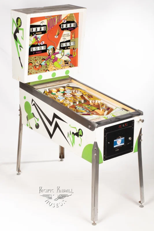 moon-shot-155-34.jpg pinball machine - Preview image showing playfield artwork and design details