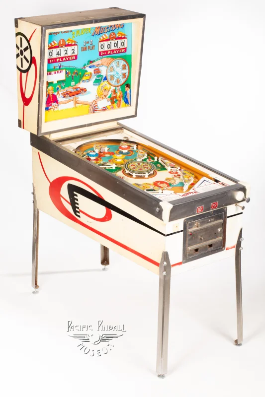 mustang-1232-34.jpg pinball machine - Preview image showing playfield artwork and design details