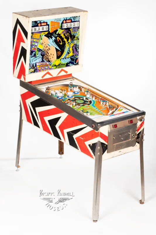outer-space-1265-34.jpg pinball machine - Preview image showing playfield artwork and design details