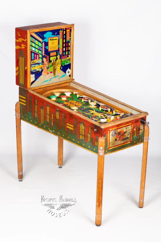 times-square-913-34.jpg pinball machine - Preview image showing playfield artwork and design details